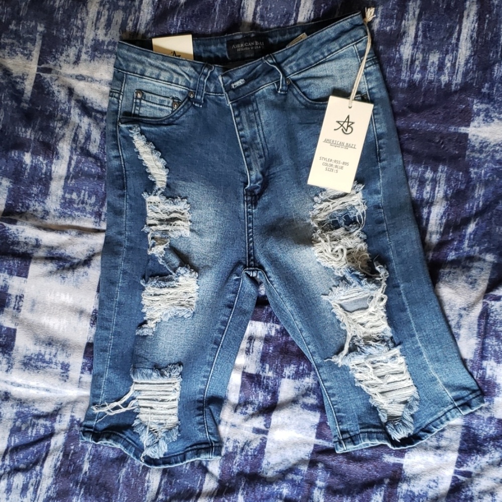 American Bazi Bermuda shorts - Picture 2 of 3